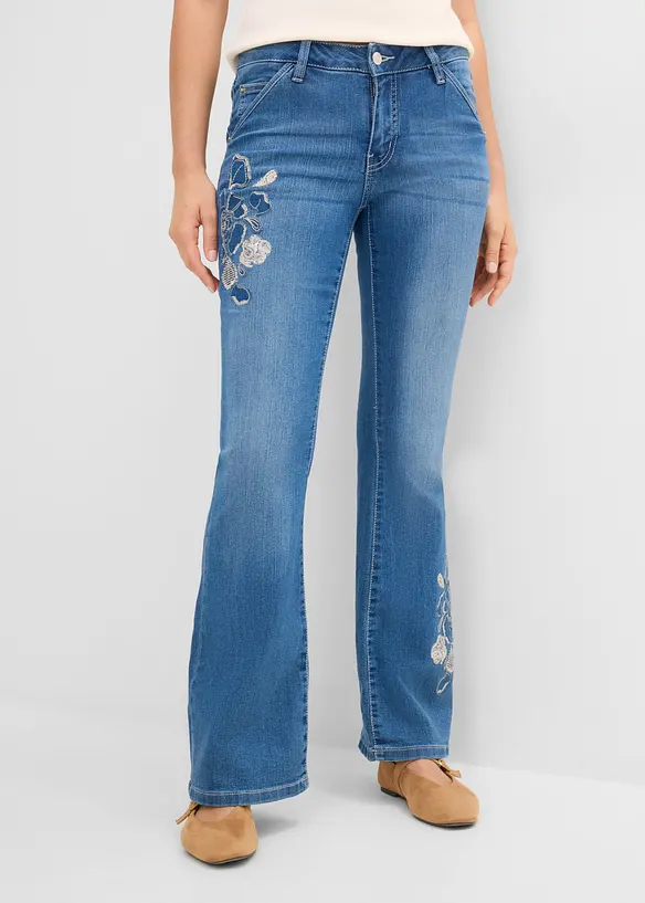 Flared Jeans Mid Waist, Stretch in blau von vorne - bonprix