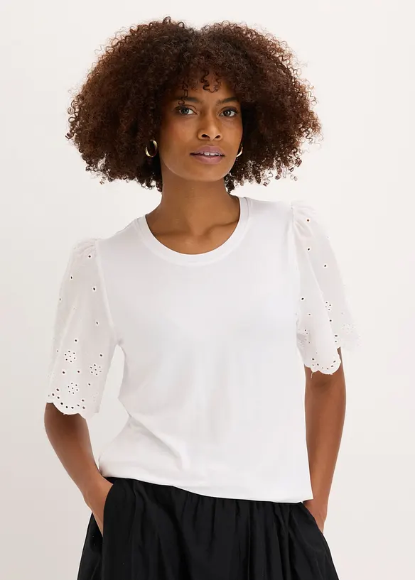 Shirt aus softem Viskose-Mix mit Lochstickerei in weiß von vorne (im Anschnitt) - bonprix Shirt aus softem Viskose-Mix mit Lochstickerei in weiß von vorne (im Anschnitt) - bonprix