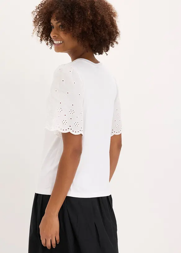 Shirt aus softem Viskose-Mix mit Lochstickerei in weiß von hinten (im Anschnitt) - bonprix Shirt aus softem Viskose-Mix mit Lochstickerei in weiß von hinten (im Anschnitt) - bonprix