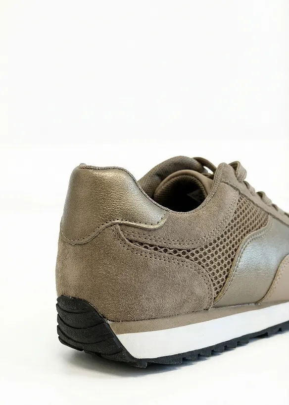 Sneaker mit Mesh-Einsatz in braun - bonprix