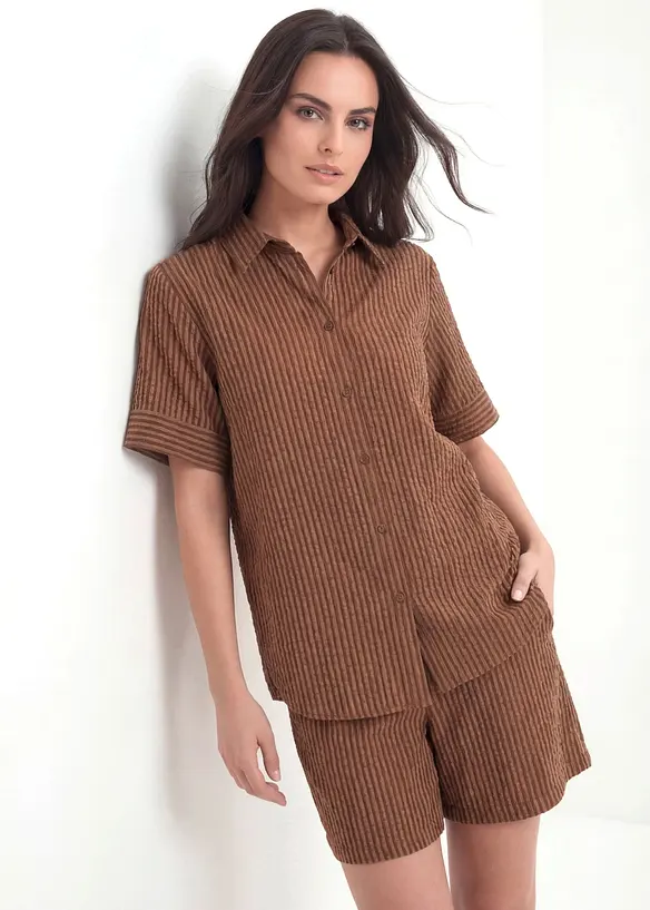 Seersucker-Hemdbluse aus reiner Baumwolle in braun von vorne (im Anschnitt) - bonprix Seersucker-Hemdbluse aus reiner Baumwolle in braun von vorne (im Anschnitt) - bonprix