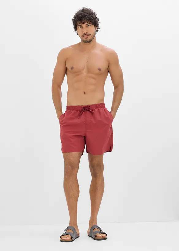 Badeshorts mit seitlichen Taschen in rot von vorne (Totalaufnahme) - bonprix