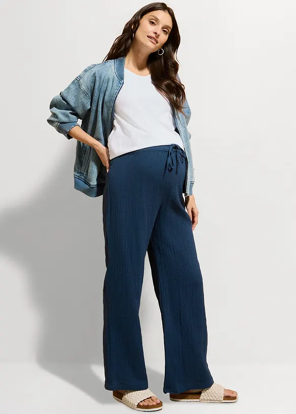 Bequeme Umstandshose mit Smogbund aus reinem Baumwollmusselin in blau von vorne - bonprix
