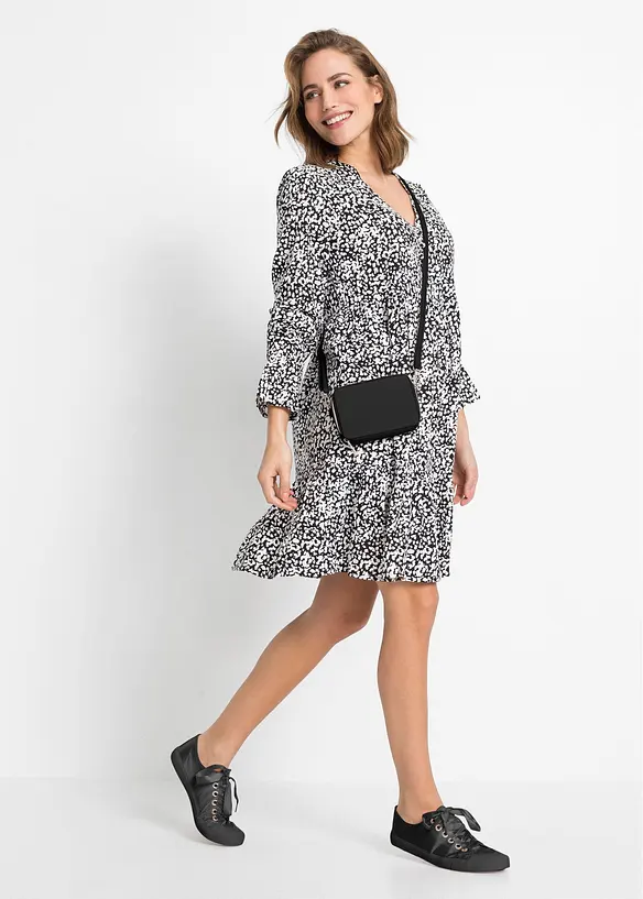 Mini-Umhängetasche mit abnehmbarem Taschengurt in schwarz im Look von vorne (Totalaufnahme) - bonprix
