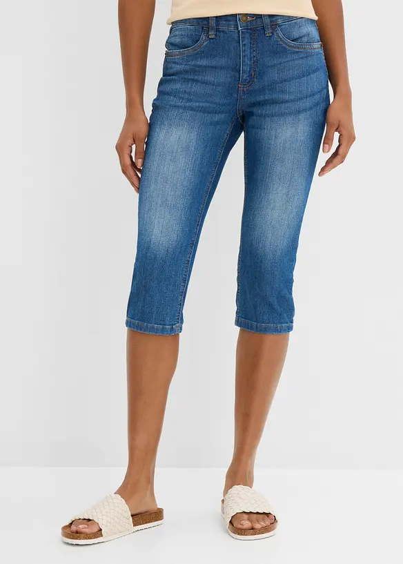 Slim Jeans, Mid Waist, Capri in blau von vorne - bonprix