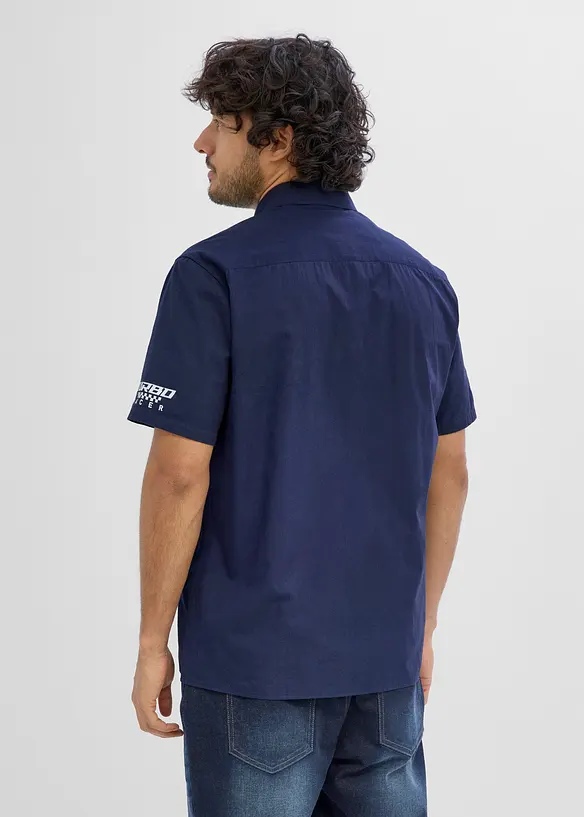 Kurzarmhemd aus reiner Bio-Baumwolle in blau von hinten (im Anschnitt) - bonprix