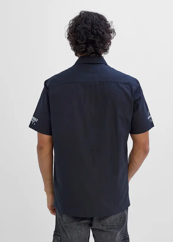 Kurzarmhemd aus reiner Bio-Baumwolle in schwarz von hinten (im Anschnitt) - bonprix