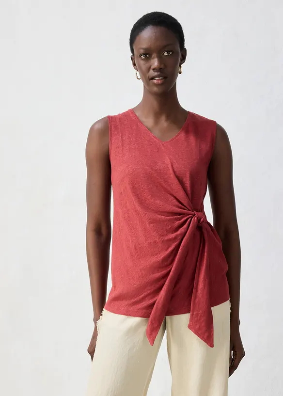 Wickelshirttop aus reinem Leinen in rot von vorne (im Anschnitt) - bonprix Wickelshirttop aus reinem Leinen in rot von vorne (im Anschnitt) - bonprix