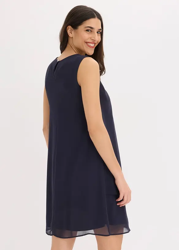 Premium Kleid mit Applikation in blau von hinten (Totalaufnahme) - bonprix