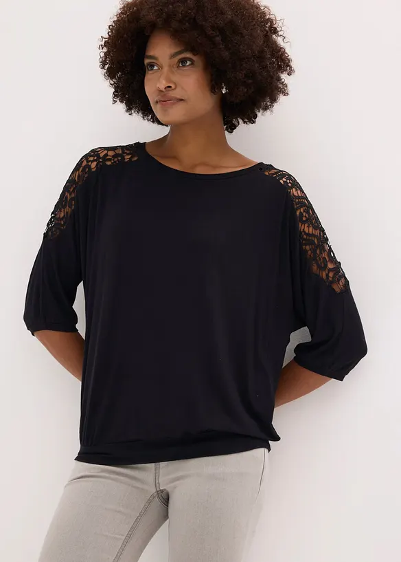 Oversize-Shirt  aus Viskose-Mix in schwarz von vorne (im Anschnitt) - bonprix