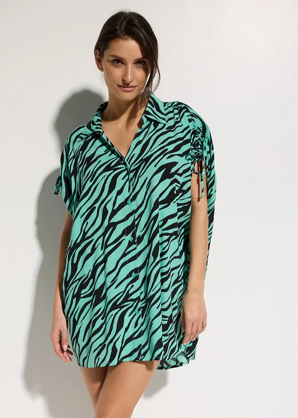Oversize Strandbluse aus strukturierter Viskose in schwarz von vorne (im Anschnitt) - bonprix