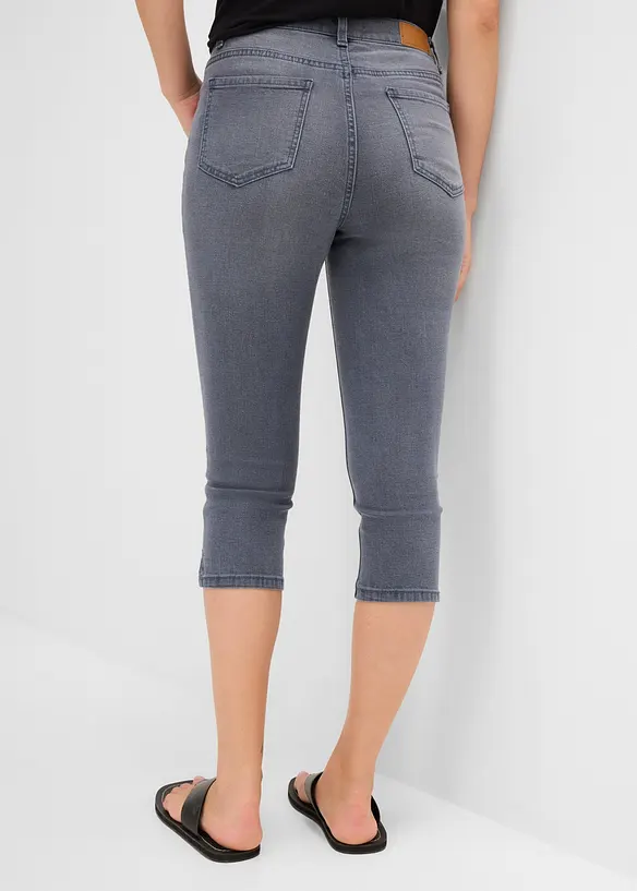 Capri-Ultra-Soft-Jeans in blau von hinten - bonprix