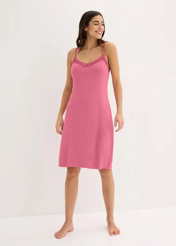 Nachthemd aus softem Viskose-Mix in lila im Look von vorne (Totalaufnahme) - bonprix