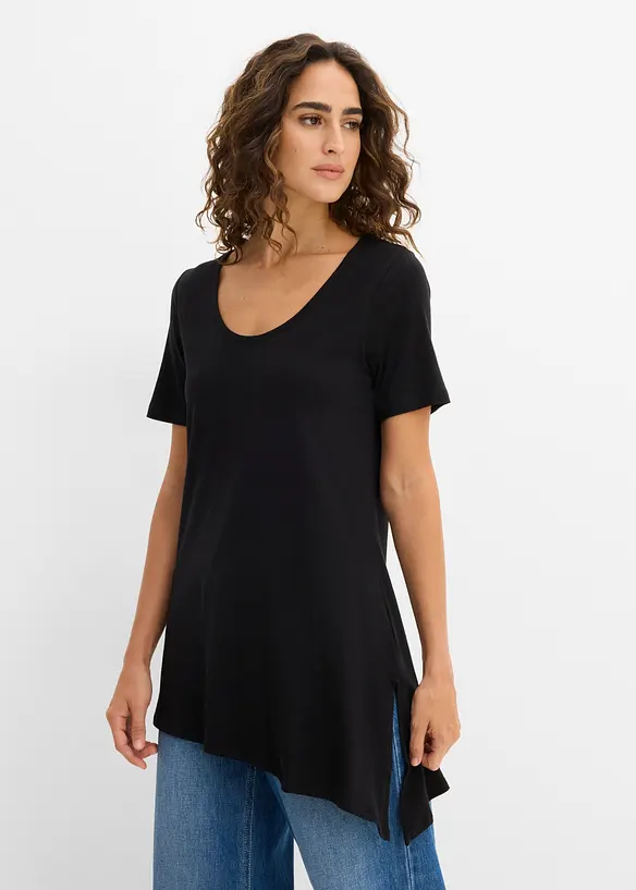 Asymetrisches Longshirt aus Baumwoll-Viskose-Mischung in schwarz von vorne (im Anschnitt) - bonprix