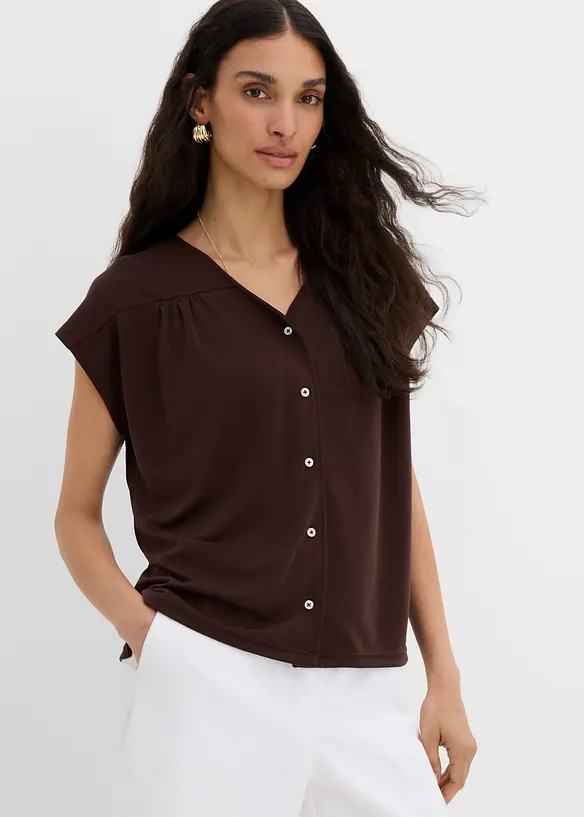 Shirtbluse aus Viskose Piqué in braun von vorne (im Anschnitt) - bonprix Shirtbluse aus Viskose Piqué in braun von vorne (im Anschnitt) - bonprix