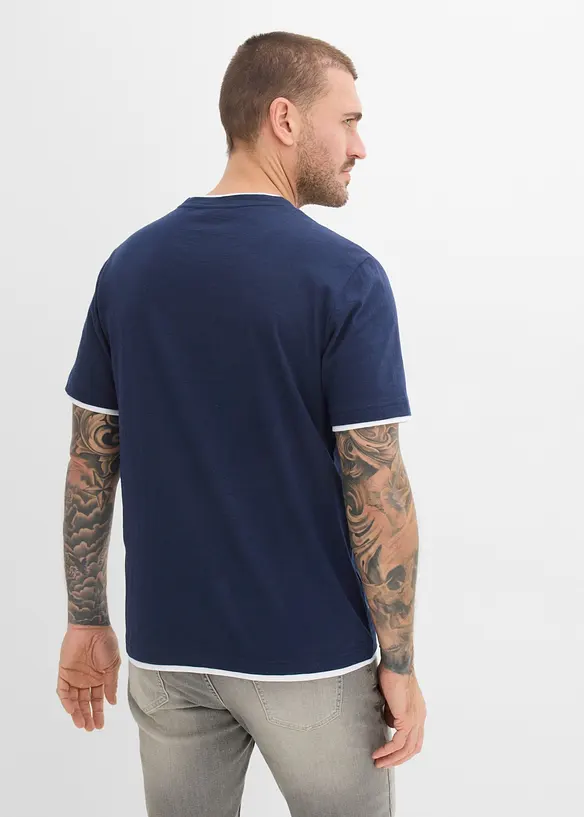 T-Shirt in 2 in 1 Optik aus Slub-Yarn in blau von hinten (im Anschnitt) - bonprix