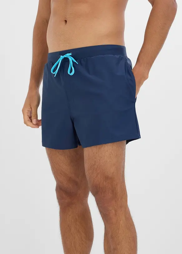 Weite Badehose aus elastischem Material in blau von vorne - bonprix