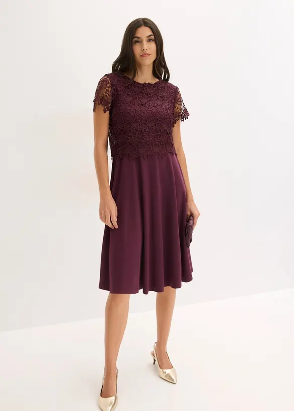 Midikleid mit Spitze in rot von vorne (Totalaufnahme) - bonprix