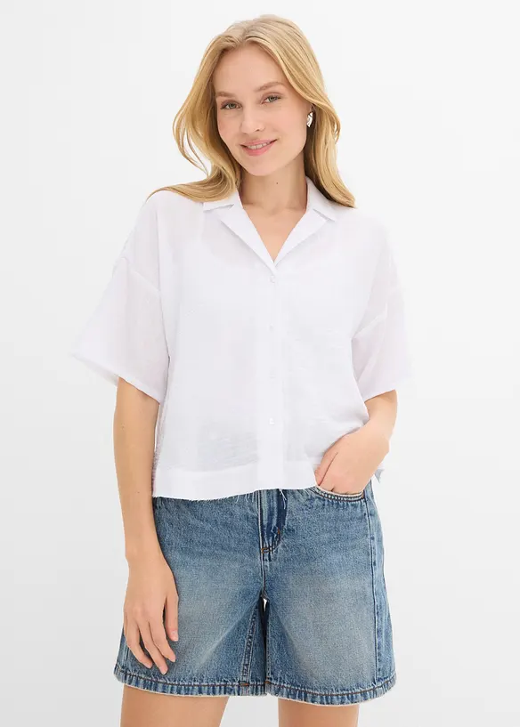 Oversize-Hemdbluse in weiß von vorne (im Anschnitt) - bonprix
