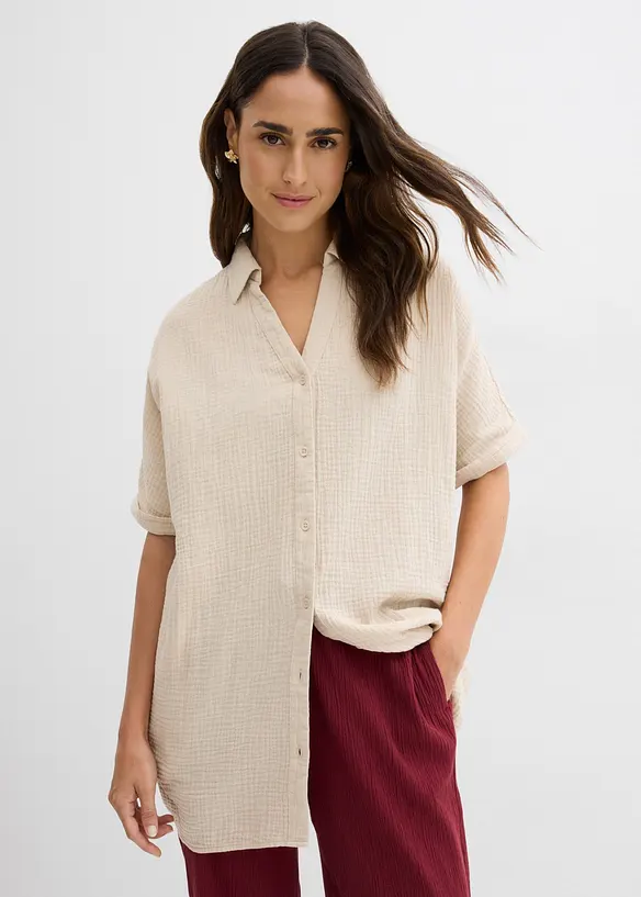 Musselin-Oversize-Longbluse aus reiner Baumwolle in beige von vorne (im Anschnitt) - bonprix