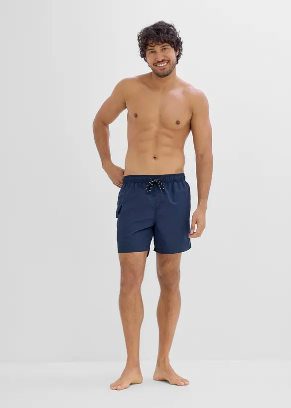 Badeshorts mit Cargotasche in blau von vorne (Totalaufnahme) - bonprix