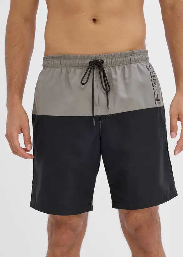 Badeshorts mit Colorblocking in grau von vorne - bonprix