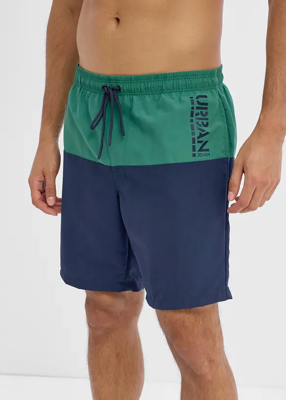 Badeshorts mit Colorblocking in grün von vorne - bonprix