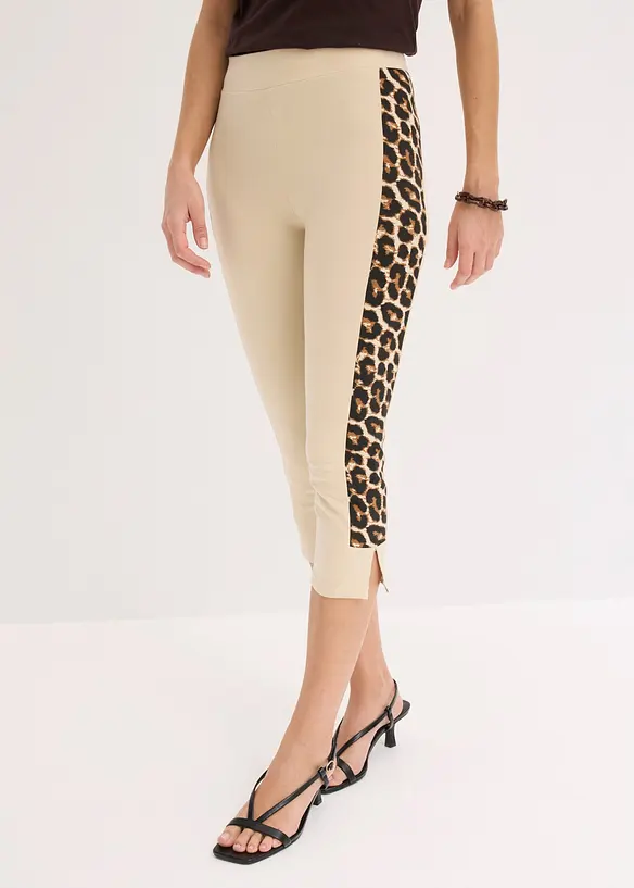 Capri-Leggings mit leo-Print in beige von vorne - bonprix