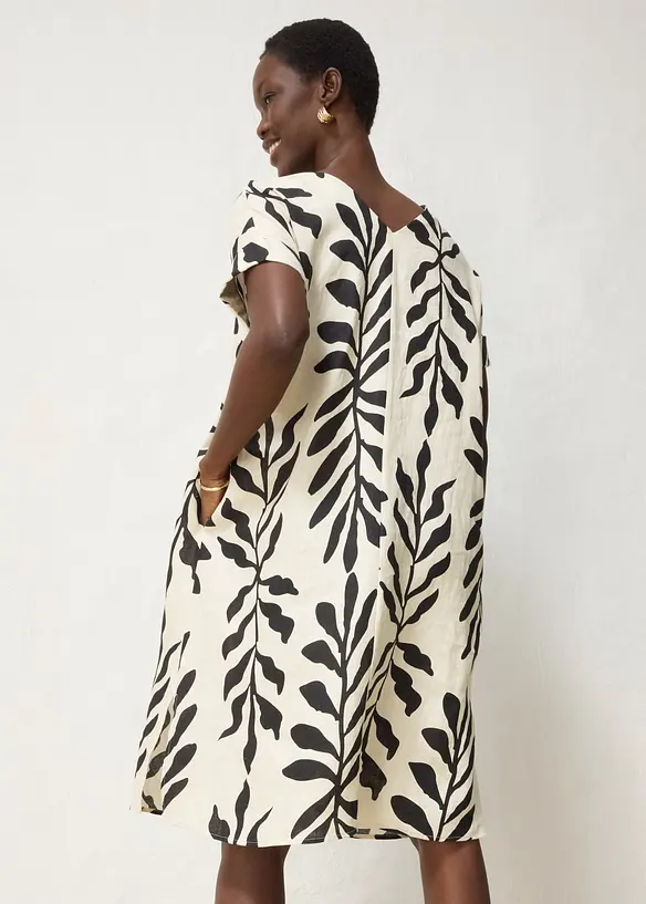 Kaftan-Kleid aus reinem Leinen in beige von hinten (Totalaufnahme) - bonprix