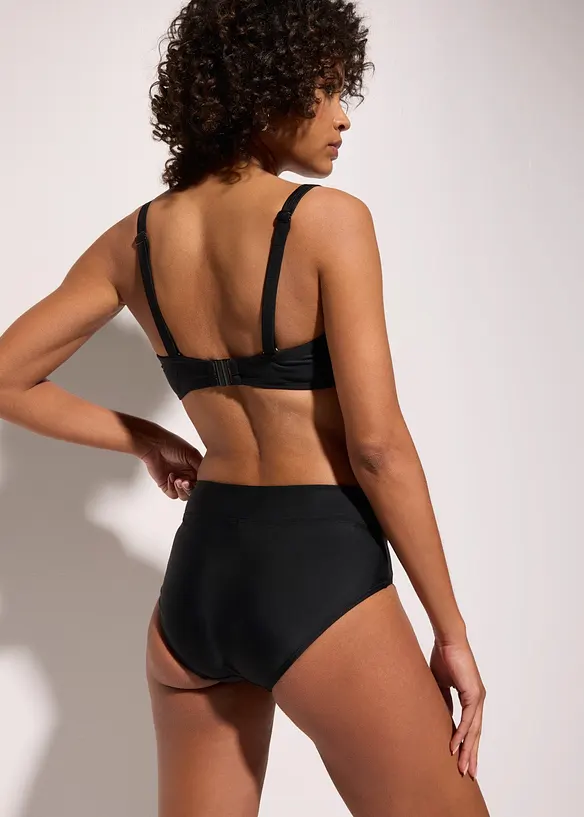Balconette-Bikini schnelltrocknend (2-tlg.Set) in schwarz von hinten (Totalaufnahme) - bonprix