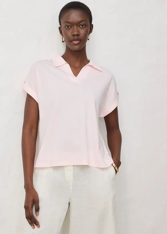 Poloshirt mit Seidenanteil weit geschnitten in rosa von vorne (im Anschnitt) - bonprix