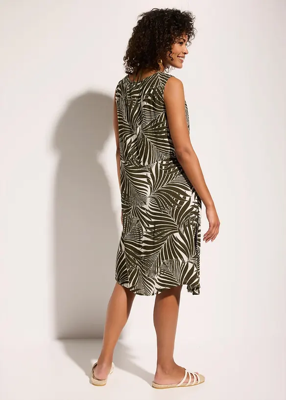 Strandkleid aus strukturiertem Crinkle in grün von hinten (Totalaufnahme) - bonprix