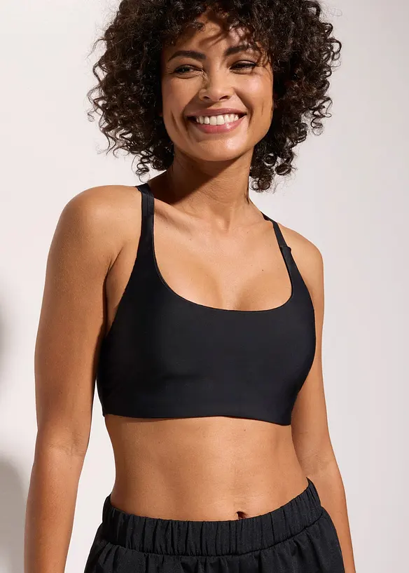 Sport Bustier-Bikinioberteil aus schnelltrocknendem Material in schwarz von vorne (im Anschnitt) - bonprix