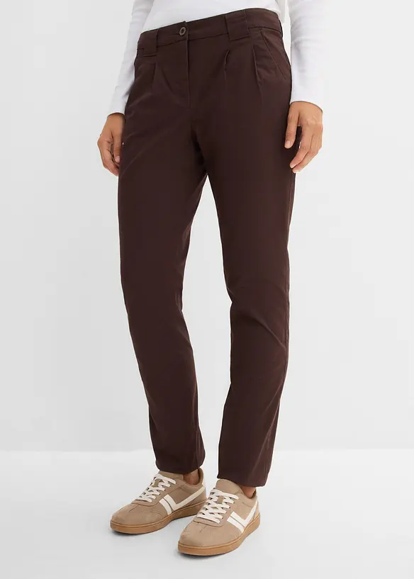 Chinohose aus elatischem Baumwoll-Mix in braun von vorne - bonprix