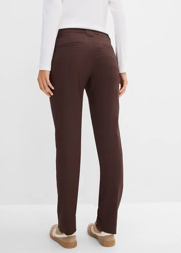 Chinohose aus elatischem Baumwoll-Mix in braun von hinten - bonprix