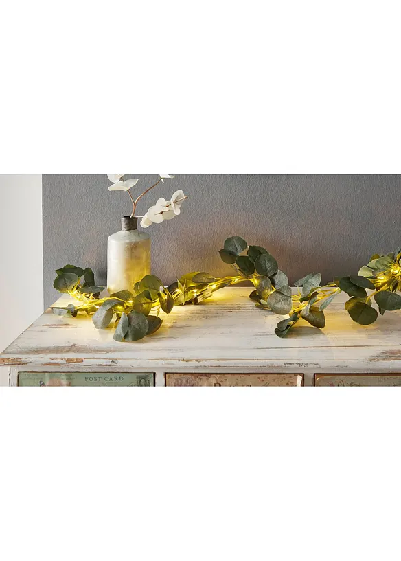 LED-Kunstblumengirlande mit Eukalyptusblättern in grün (Ambiente) - bonprix