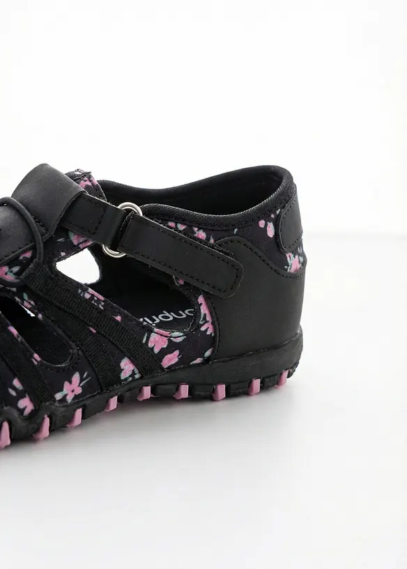 Slipper mit Profilsohle in schwarz - bonprix