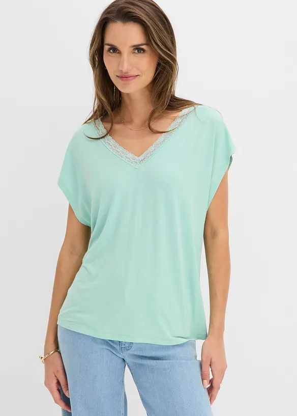 Shirt aus softer Viskose in grün von vorne (im Anschnitt) - bonprix