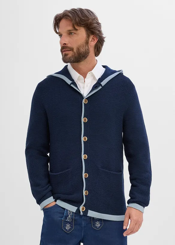 Trachten-Strickjacke aus weichem Baumwollmix in blau von vorne (im Anschnitt) - bonprix