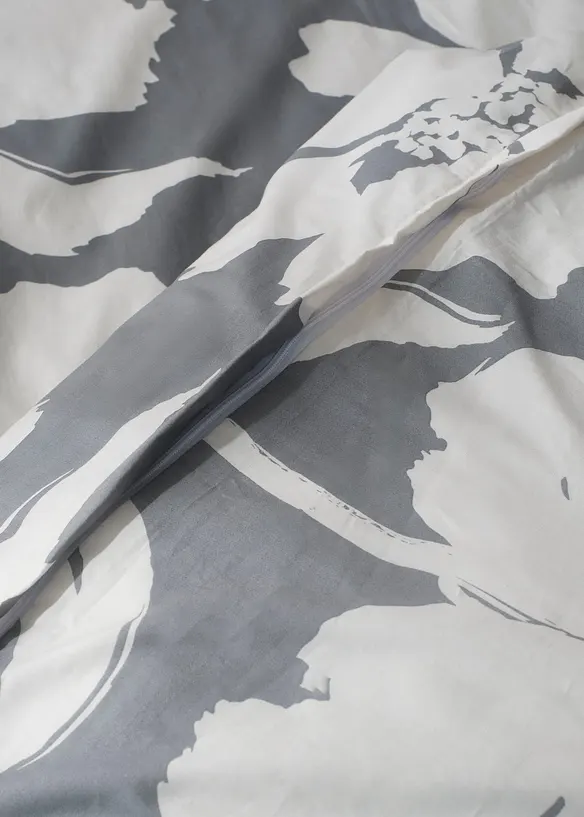 Perkal-Bettwäsche in grau (Detailaufnahme) - bonprix