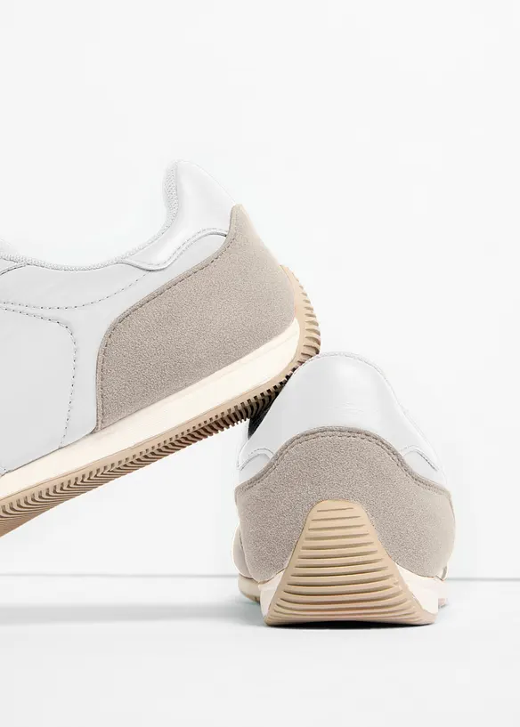 Sneaker im Retrolook in weiß - bonprix