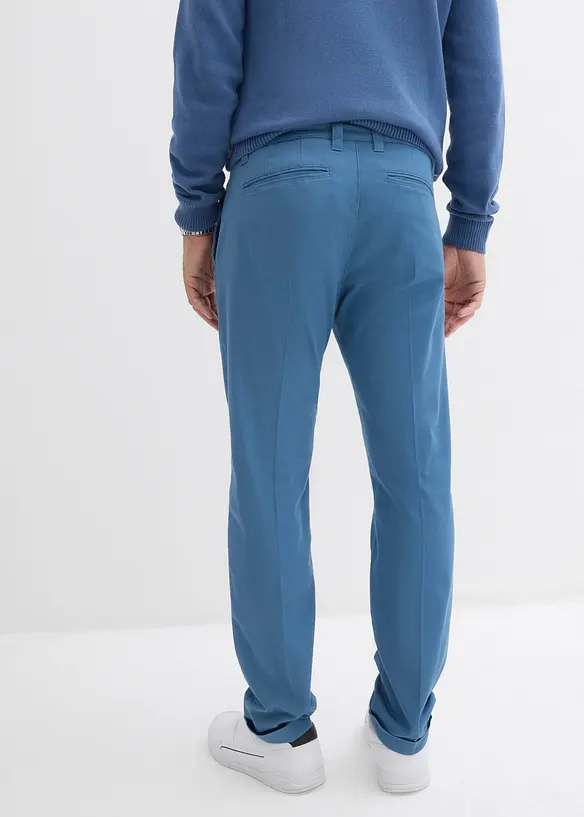 Regular-Fit Bundfaltenhose aus Baumwoll-Twill, Straight in blau von hinten - bonprix