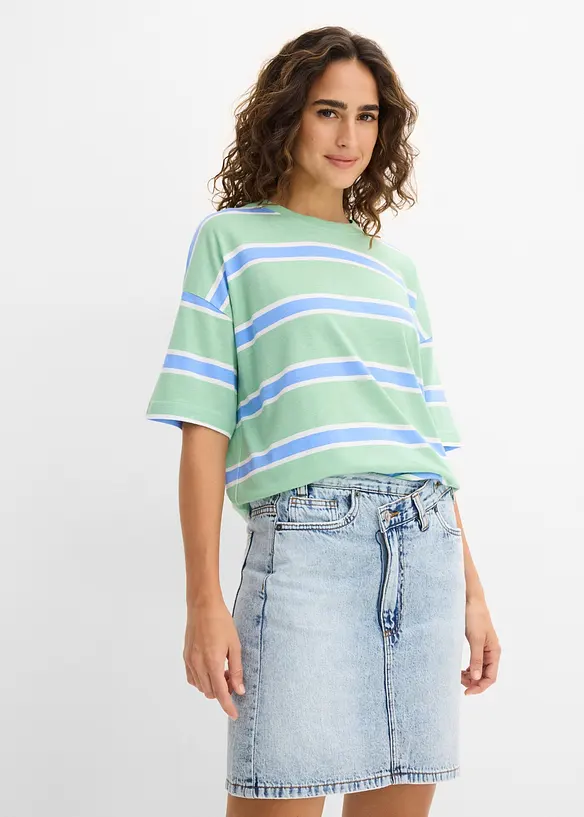 Boxy-Shirt aus Baumwoll- Viskose - Mix in grün von vorne (im Anschnitt) - bonprix