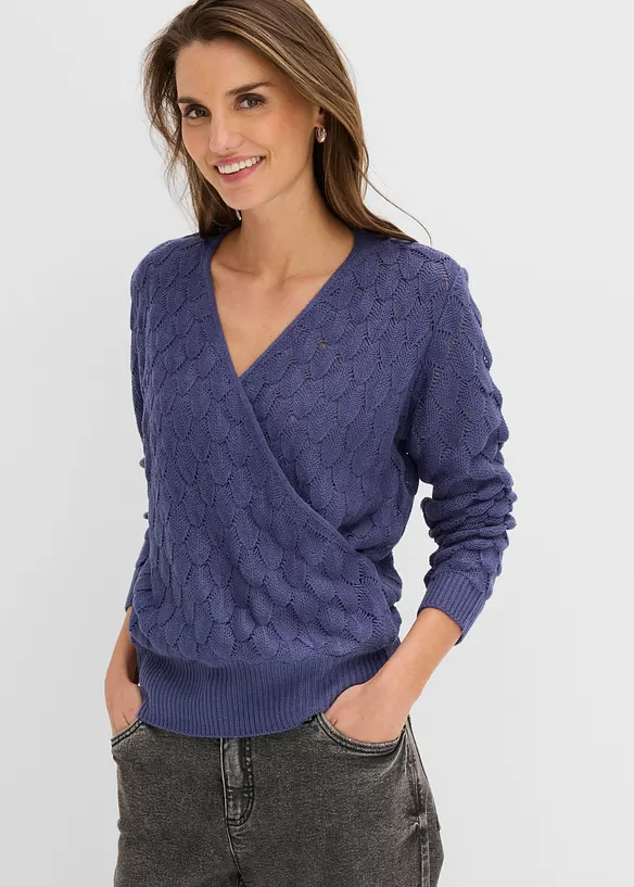 Ajour-Pullover in Wickeloptik in blau von vorne (im Anschnitt) - bonprix