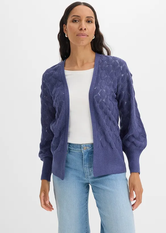Ajour-Strickjacke in blau von vorne (im Anschnitt) - bonprix