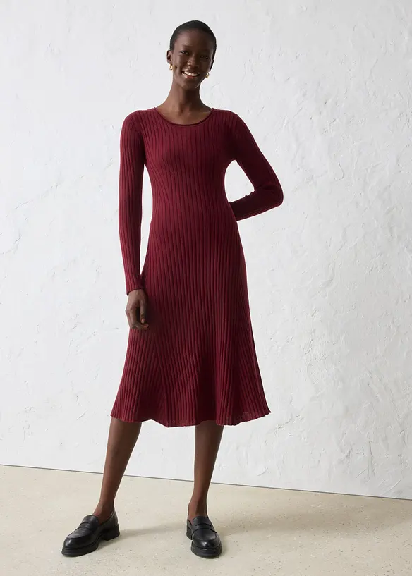 Strickkleid aus Merinowolle in rot von vorne (Totalaufnahme) - bonprix Strickkleid aus Merinowolle in rot von vorne (Totalaufnahme) - bonprix