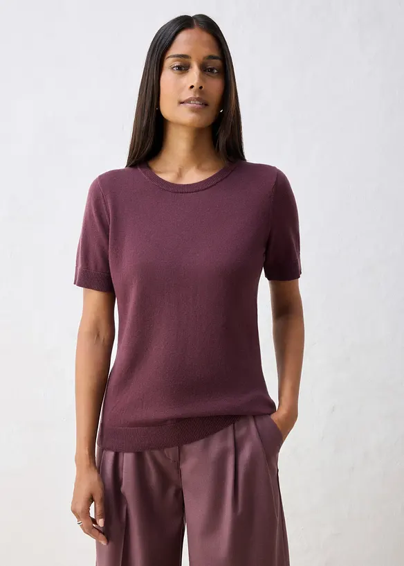 Feinstrickpullover aus weichem Woll-Mix in lila von vorne (im Anschnitt) - bonprix