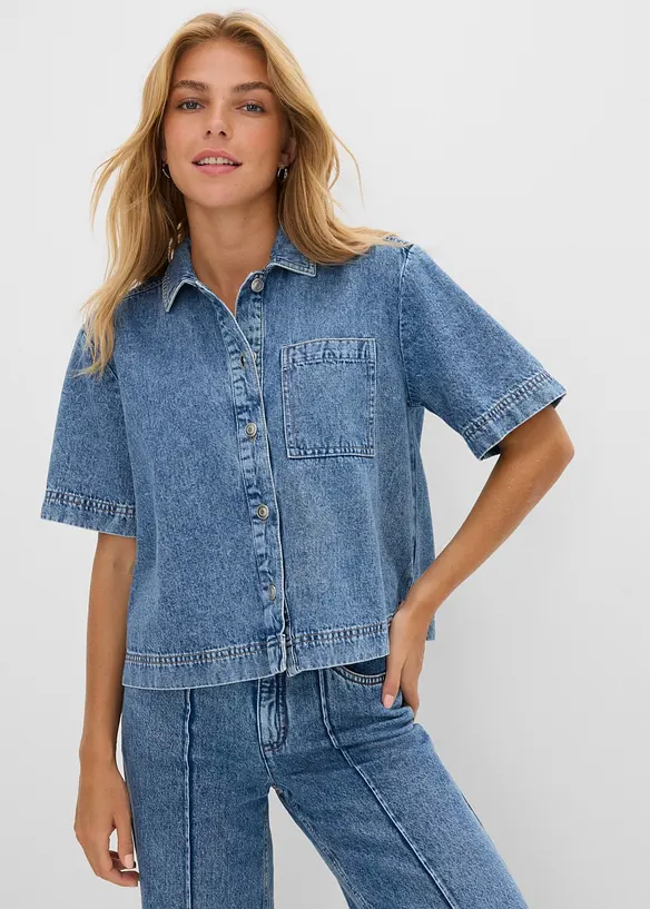 Jeansbluse aus reiner Baumwolle in blau von vorne (im Anschnitt) - bonprix