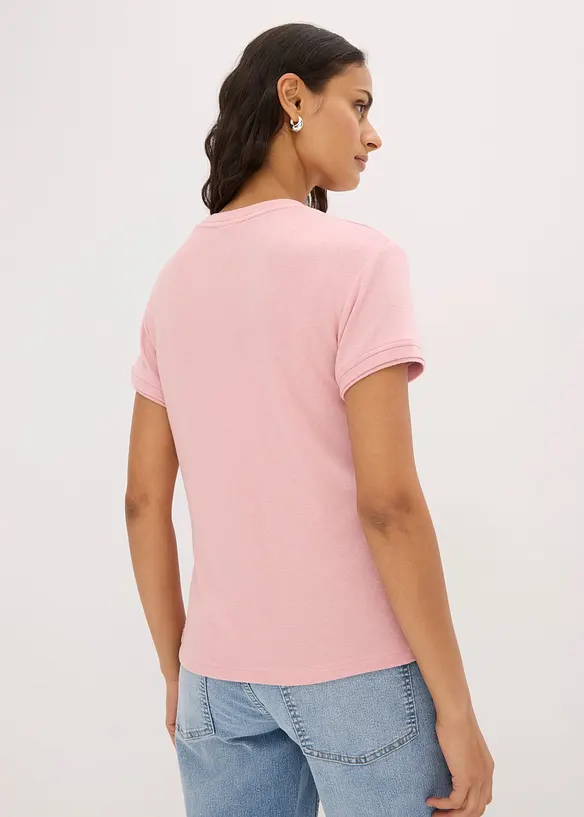 T-Shirt in 2-in-1-Optik aus Viskose-Mix in rosa von hinten (im Anschnitt) - bonprix T-Shirt in 2-in-1-Optik aus Viskose-Mix in rosa von hinten (im Anschnitt) - bonprix