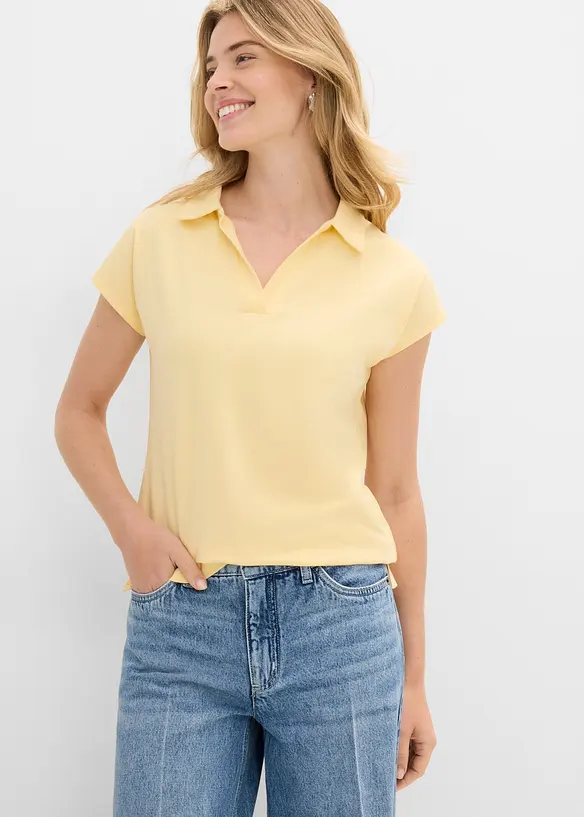 Poloshirt aus elastischem Baumwoll-Mix in gelb von vorne (im Anschnitt) - bonprix